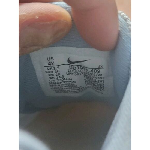 Nike Revolution 6 NN Youth Sz 4Boys 007525 White Blue Running Athletic Sneakers - Picture 8 of 10